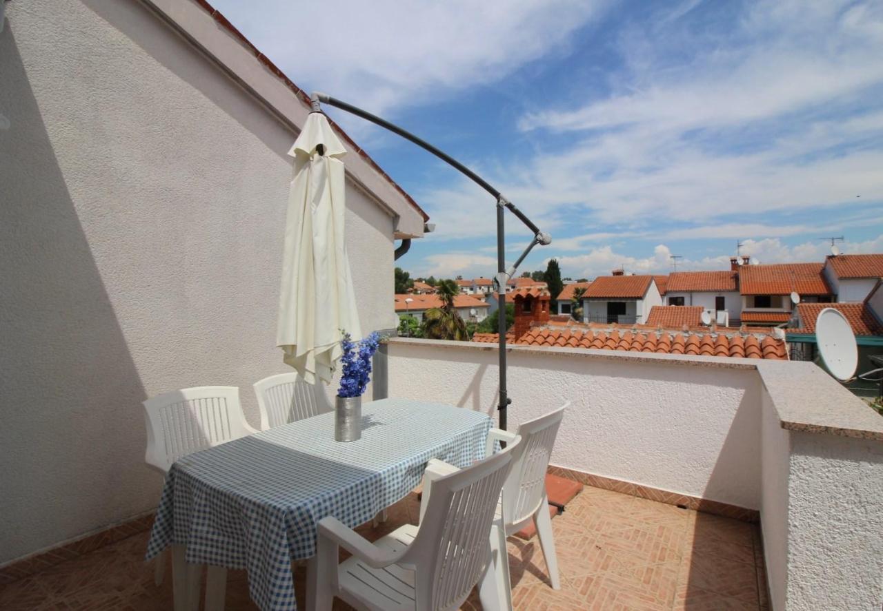 Apartment In Porec/Istrien 10214 Exteriör bild