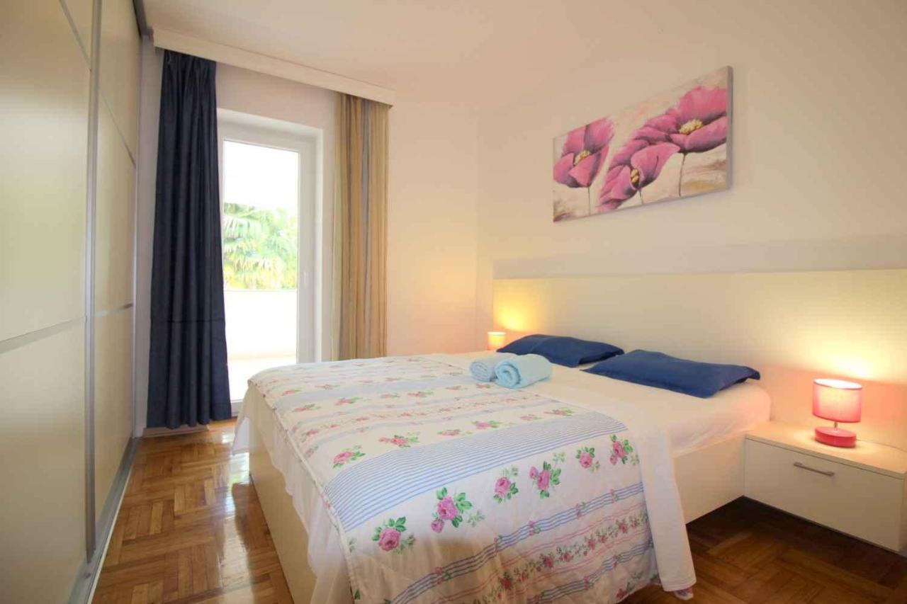 Apartment In Porec/Istrien 10214 Exteriör bild