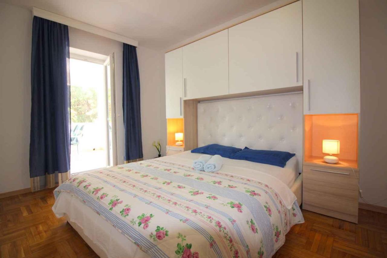 Apartment In Porec/Istrien 10214 Exteriör bild