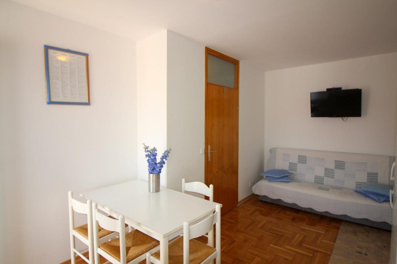 Apartment In Porec/Istrien 10214 Exteriör bild
