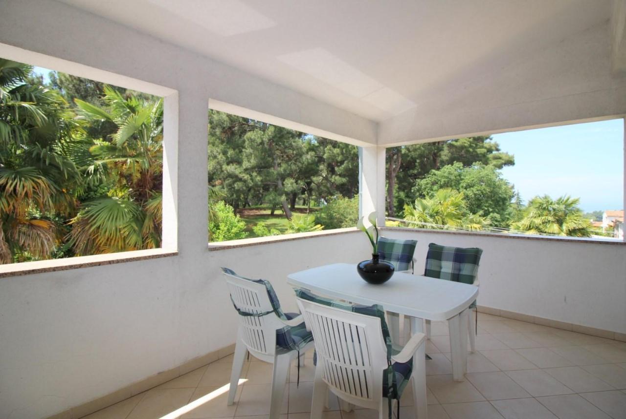 Apartment In Porec/Istrien 10214 Exteriör bild